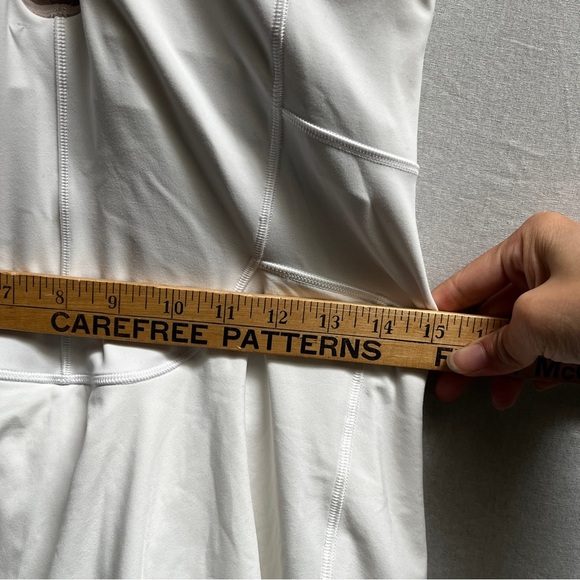 Lululemon Court Crush Dress White Sleeveless Tennis Skirt Skort Dress Sz 8/M - Picture 10 of 15